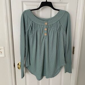 We The Free Sage Green Button-Front Casual Top Large. Like New
